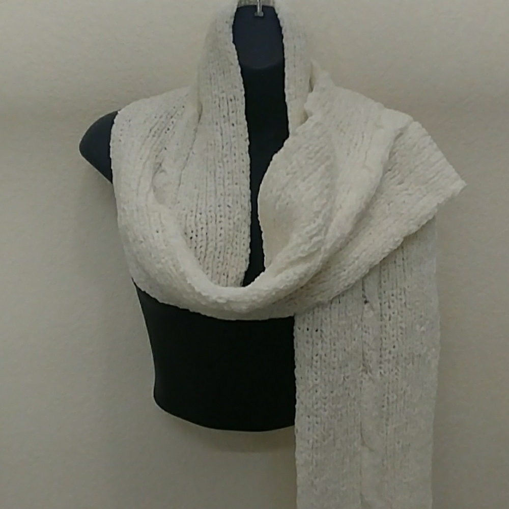 Betmar Chenille Winter White Scarf